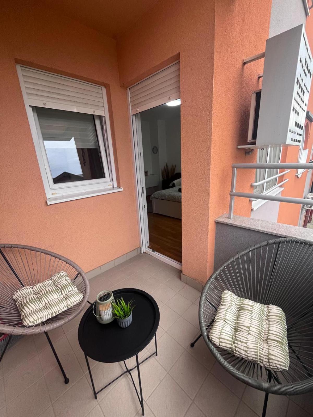 Studio Apartman - Sweet&Little Vrbovec Eksteriør bilde